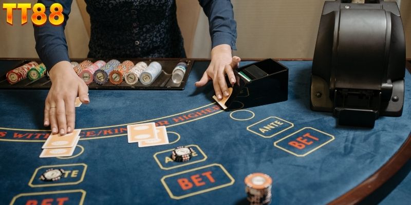 Luật rút bài Baccarat tại TT88